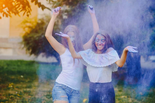 Ragazza con vernici — Foto Stock