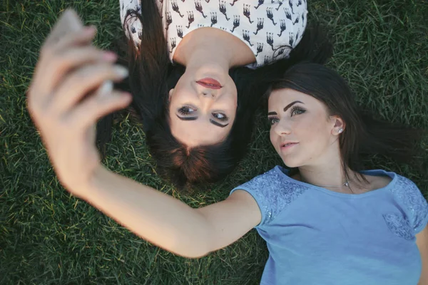 Two beautiful girls — Stock Photo, Image