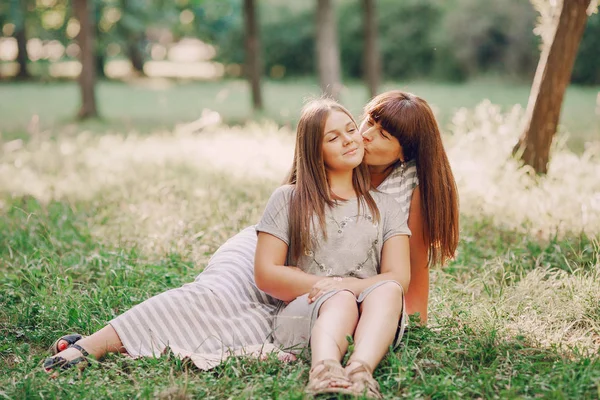 Mère et fille enceintes — Photo