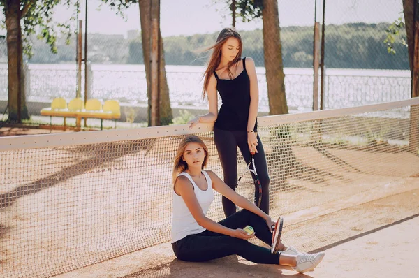 Duas meninas atletas — Fotografia de Stock