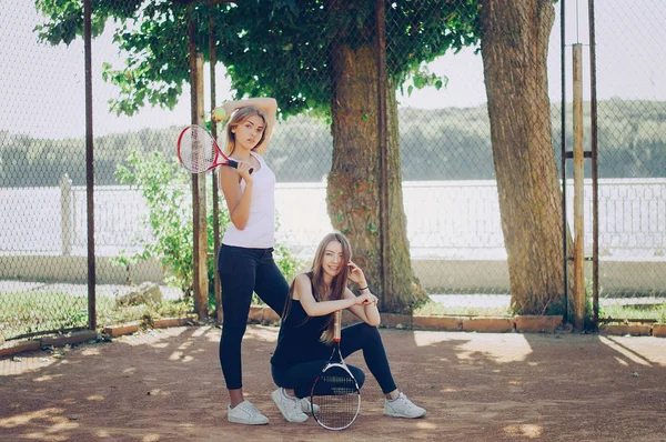 Due ragazze atlete — Foto Stock