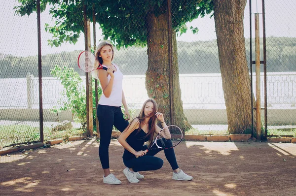 Due ragazze atlete — Foto Stock