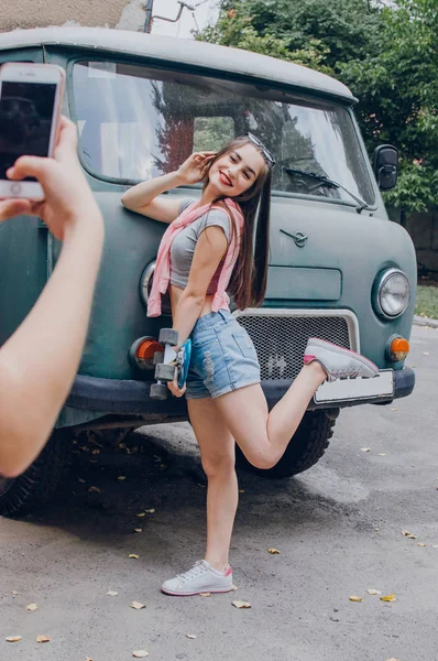 Girl with skates — Stock Photo, Image