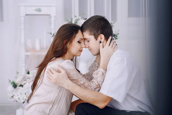 Couple in home — Stock Photo, Image