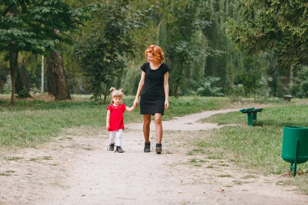 Mutter und Tochter — Stockfoto