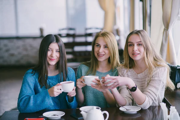 Girls in cafe — Stock Photo, Image