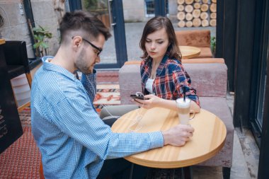 seven çift bir Café