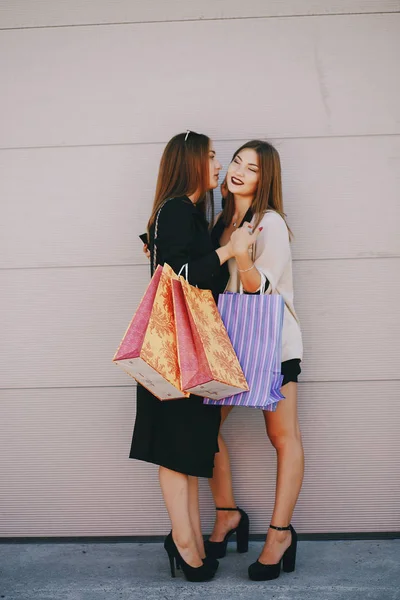 Girls On Shopping — Stock Photo, Image