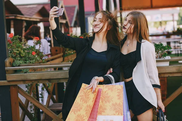 Girls On Shopping — Stock Photo, Image