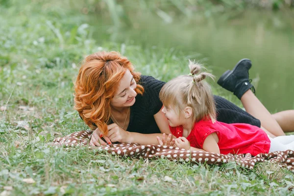 Mom and daughte — Stock Photo, Image