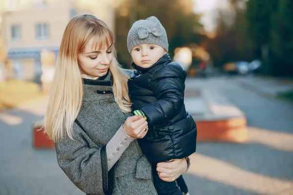 Mama i córka — Zdjęcie stockowe