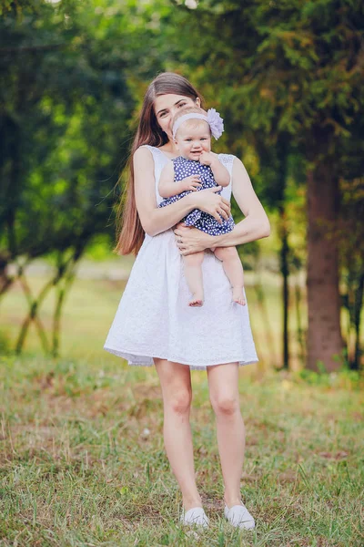 Mãe e filha. — Fotografia de Stock