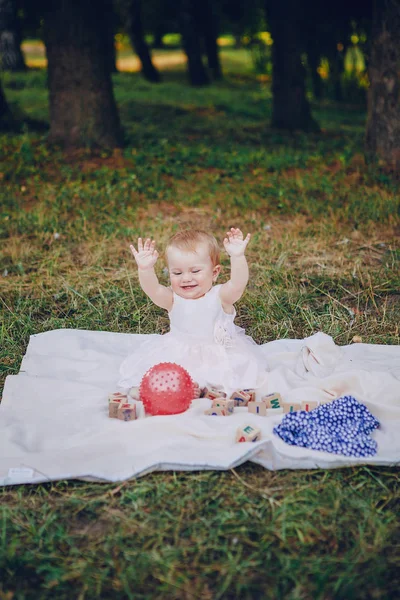 Beautiful little girl — Stock Photo, Image