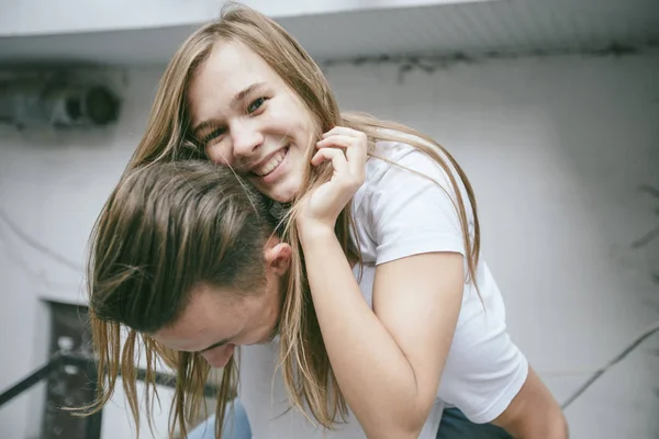 História de amor ao ar livre — Fotografia de Stock