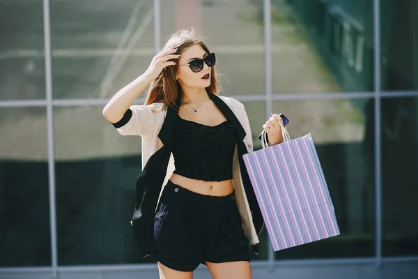 Chica de compras — Foto de Stock