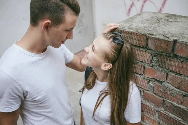 História de amor ao ar livre — Fotografia de Stock