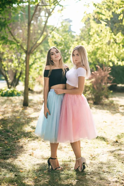 Duas meninas bonitas — Fotografia de Stock