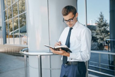 Not Defteri ile işadamı