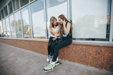 Silindirler ile kız