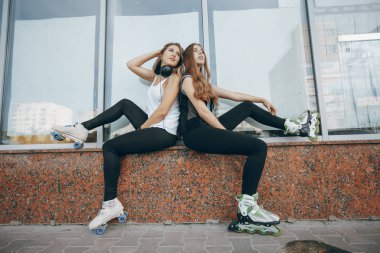 Silindirler ile kız