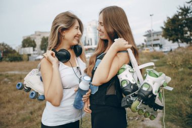 Silindirler ile kız