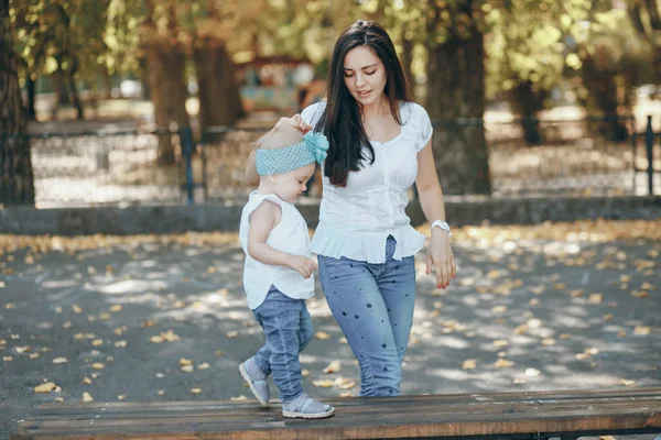 Mamma med dotter — Stockfoto