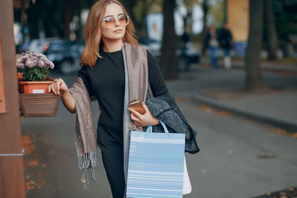 Dos chicas en un paseo — Foto de Stock