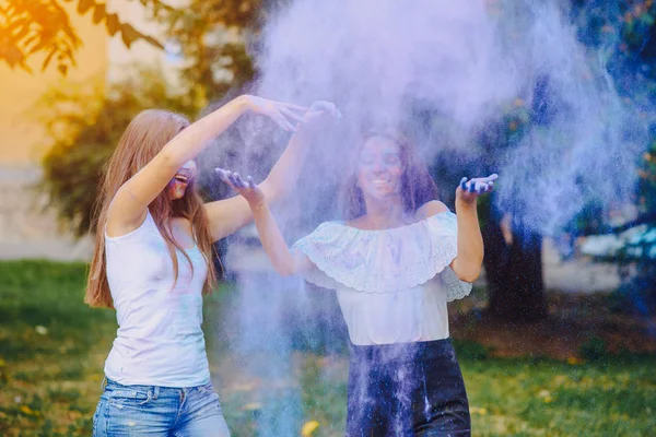 Ragazza con vernici — Foto Stock