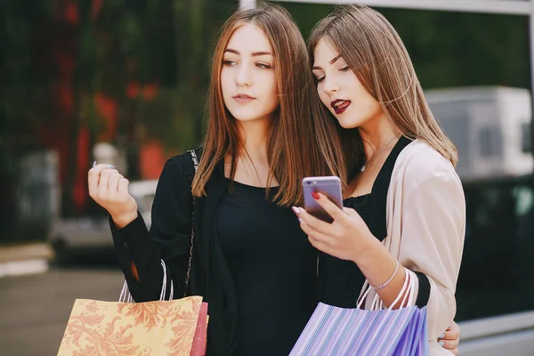 Girls On Shopping — Stock Photo, Image