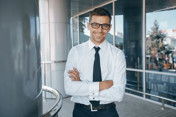 Uomo d'affari in occhiali — Foto Stock