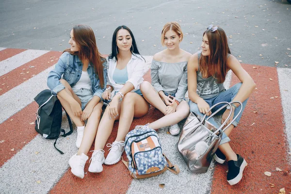 Girls in the city — Stock Photo, Image
