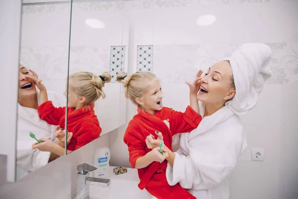 Ein Familienbad — Stockfoto