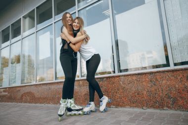 Silindirler ile kız