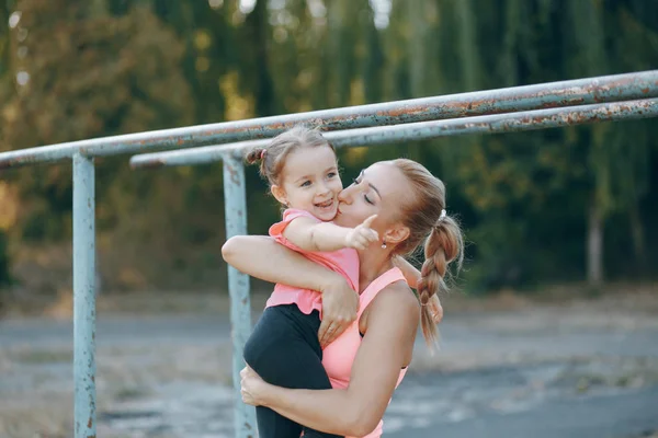 Mutter und Tochter — Stockfoto