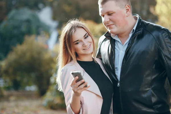 Par i staden — Stockfoto