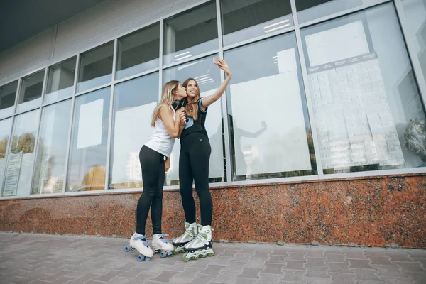 Silindirler ile kız