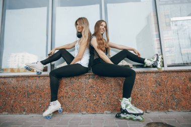 Silindirler ile kız