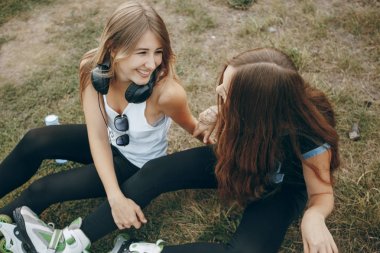 Silindirler ile kız