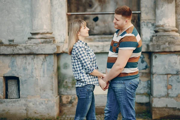 Couple in city — Stock Photo, Image