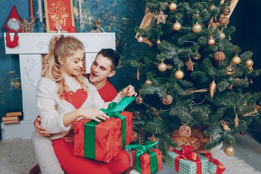 sevgi dolu çift Noel ağacı süsleme