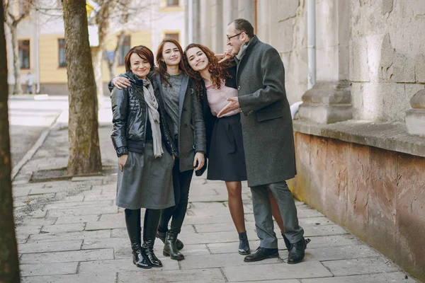 Família em uma caminhada — Fotografia de Stock