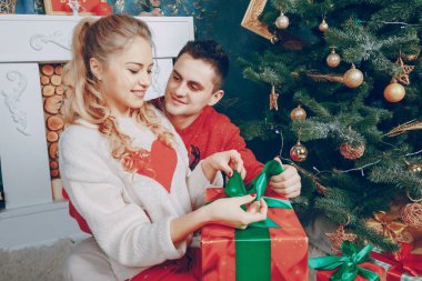 sevgi dolu çift Noel ağacı süsleme