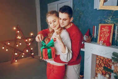 sevgi dolu çift Noel ağacı süsleme