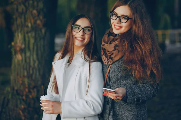 Iki güzel kız — Stok fotoğraf