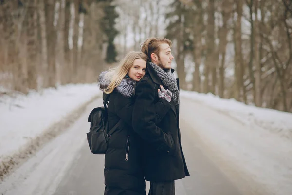 Casal no inverno — Fotografia de Stock