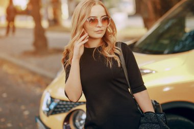 İki kız bir yürüyüş