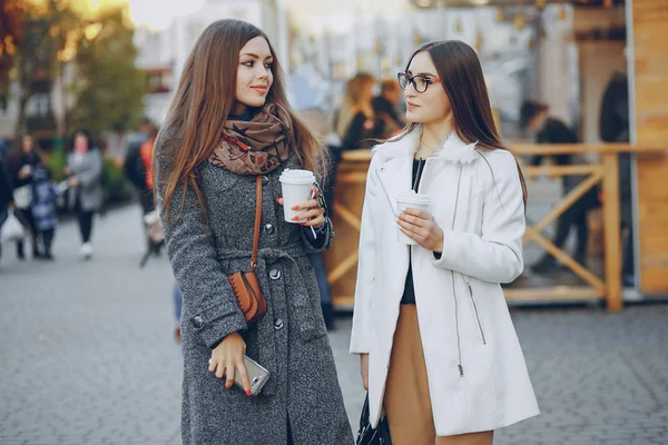 Iki güzel kız — Stok fotoğraf