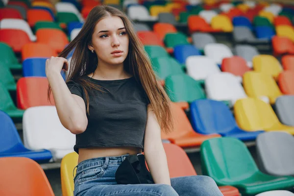 Menina em um estádio — Fotografia de Stock