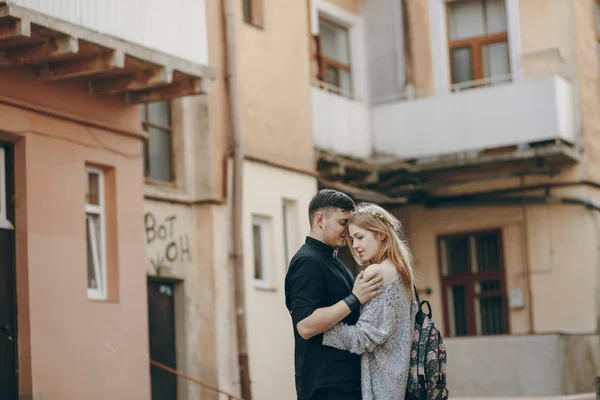 Casal na cidade — Fotografia de Stock