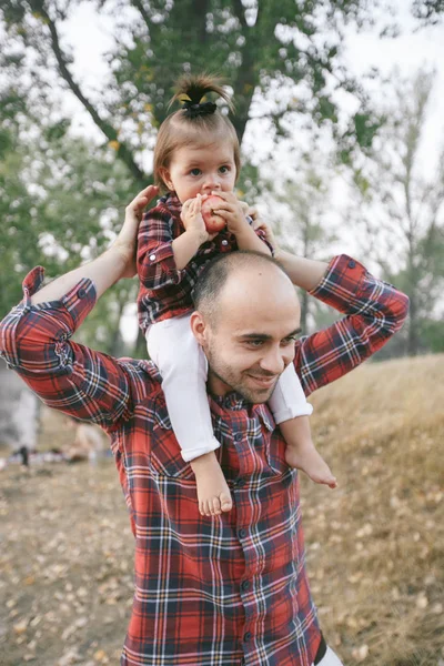 Père avec fille — Photo